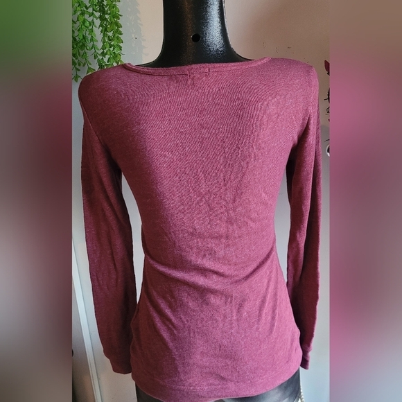 Guess Burgundy Long Sleeve Scoop Neck Top M - Picture 5 of 6